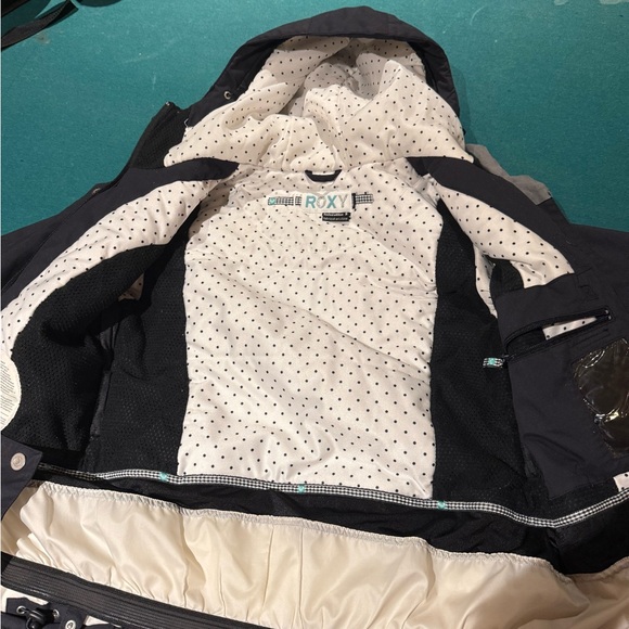 Black Roxy winter coat - Picture 3 of 4